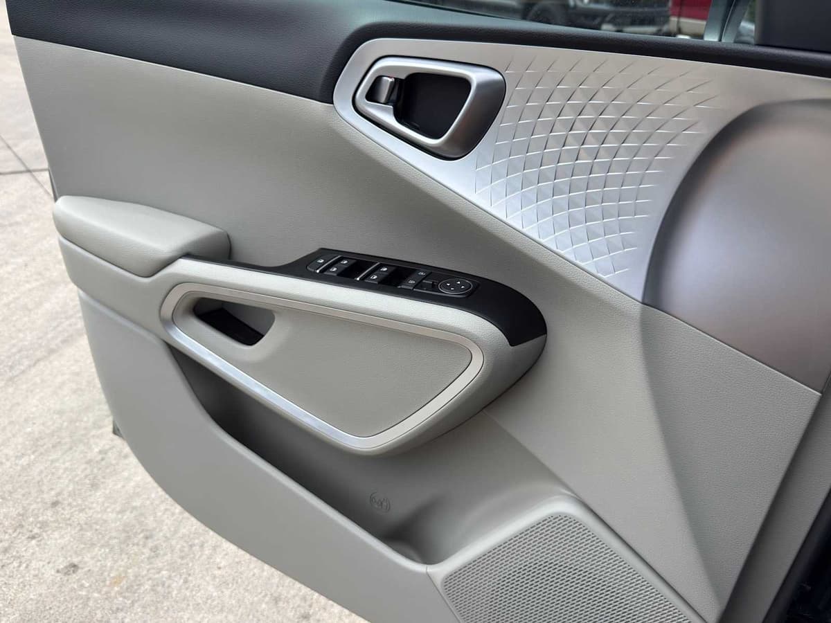 2025 Kia Soul - Image 17