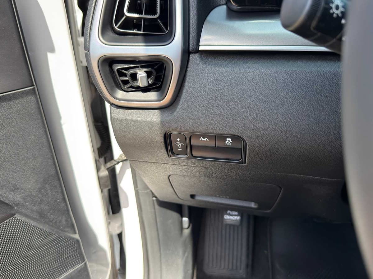 2023 Kia Sorento - Image 20