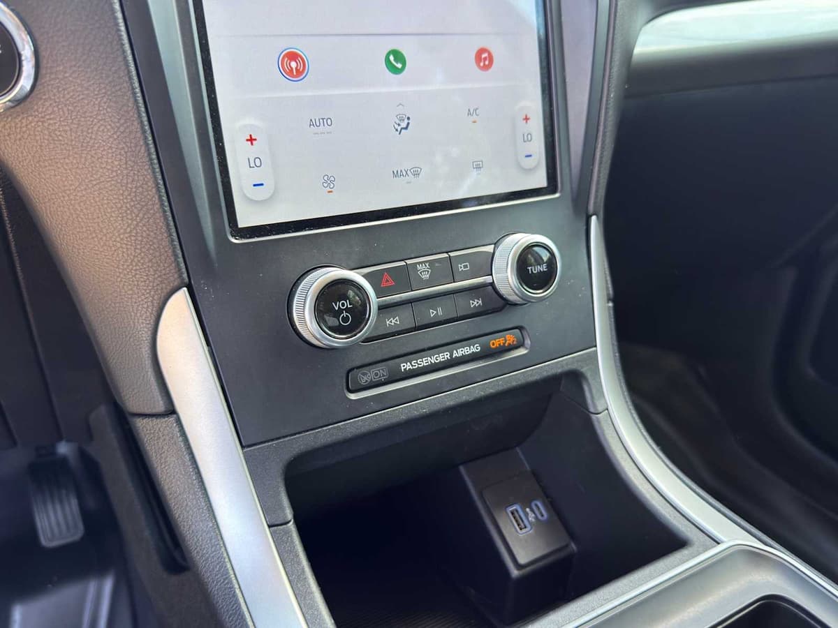 2022 Ford Edge - Image 15