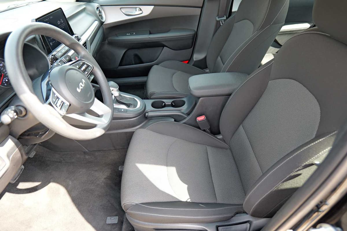 2024 Kia Forte - Image 10