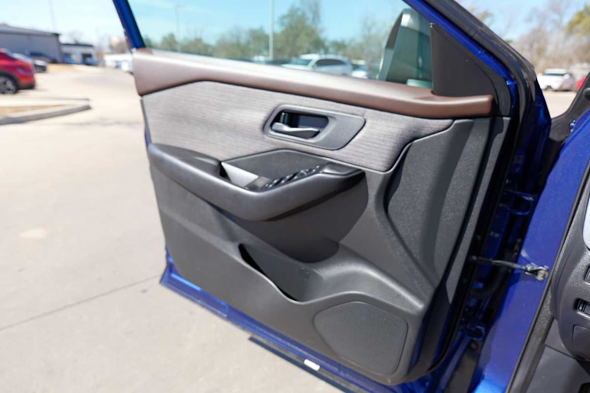 2023 Nissan Rogue - Image 19