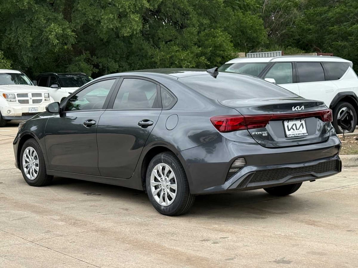 2024 Kia Forte - Image 5