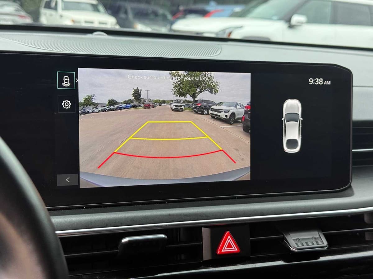 2025 Kia K5 - Image 16