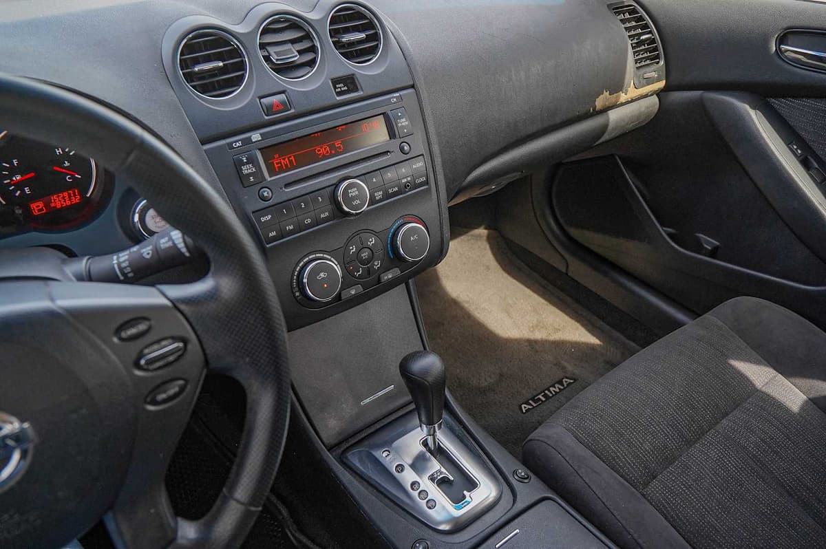 2012 Nissan Altima - Image 14