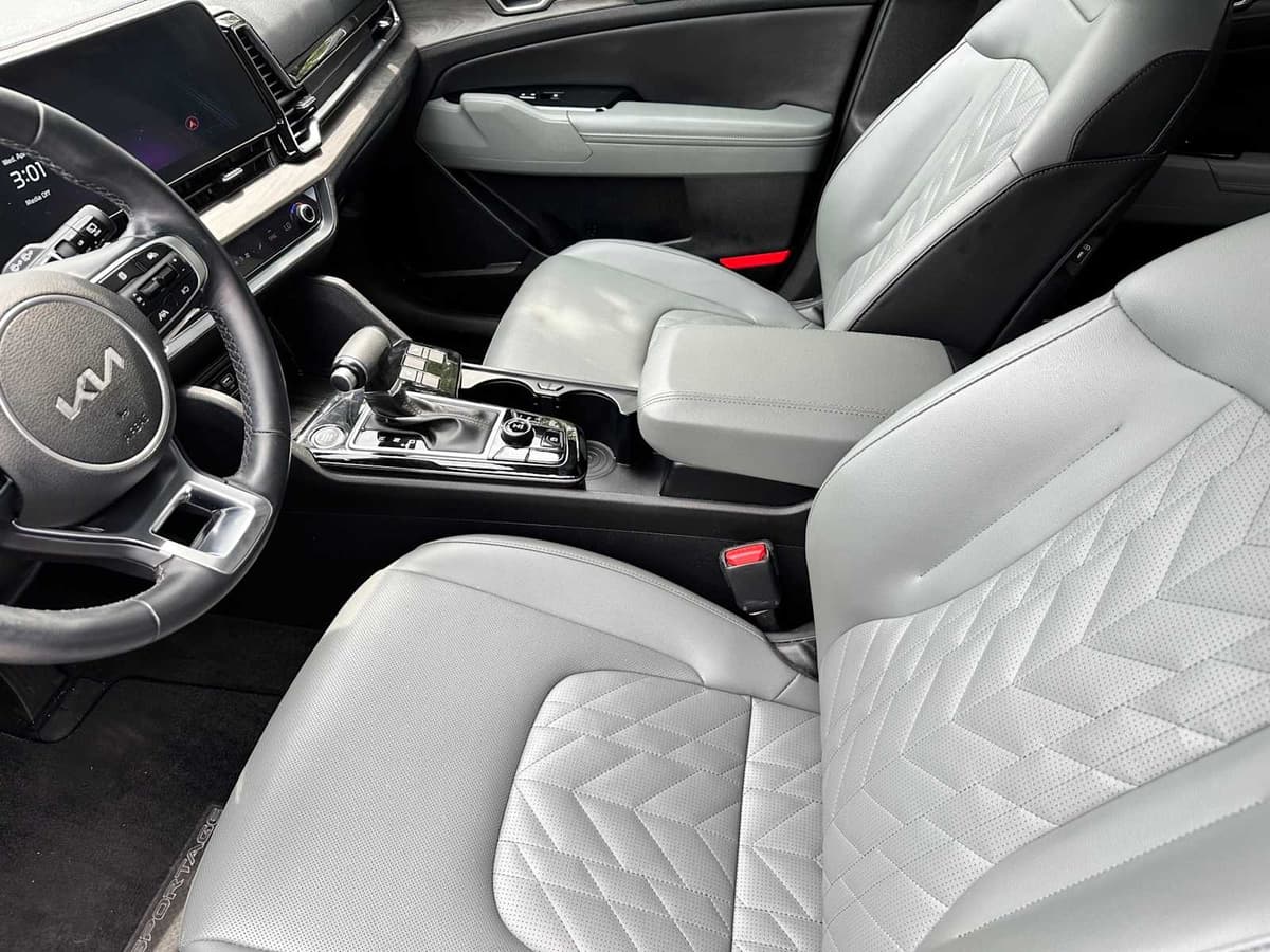 2023 Kia Sportage - Image 10