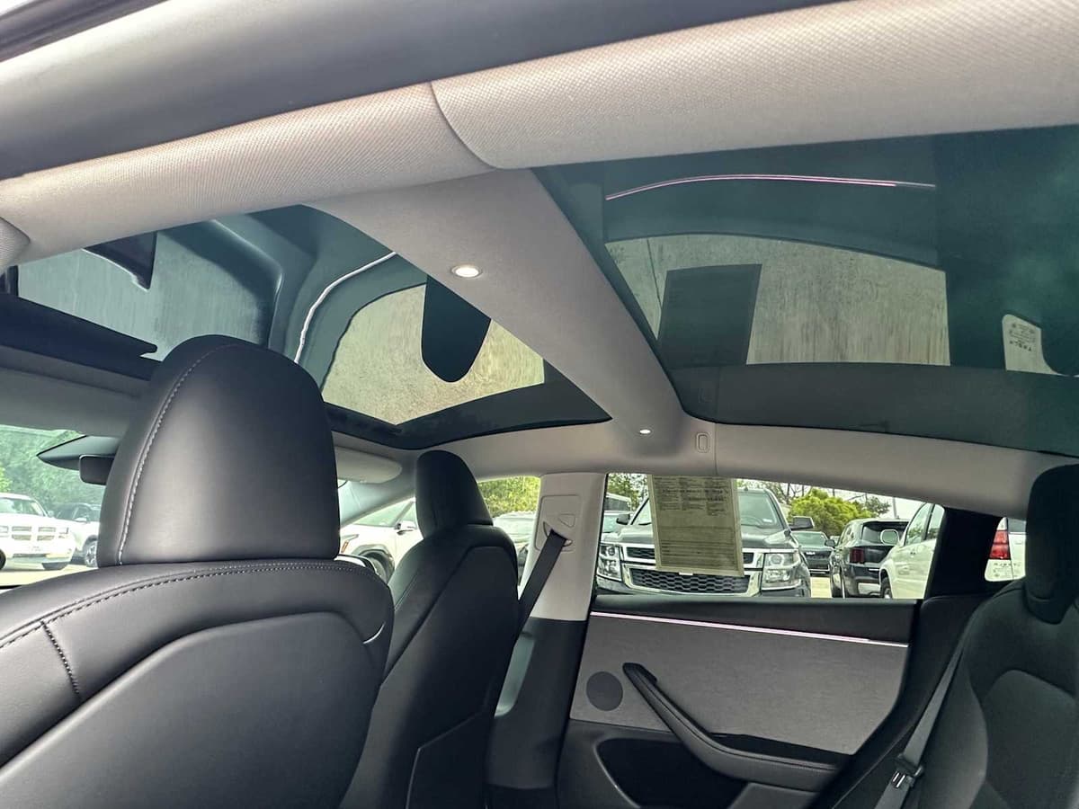 2025 Tesla Model 3 - Image 20