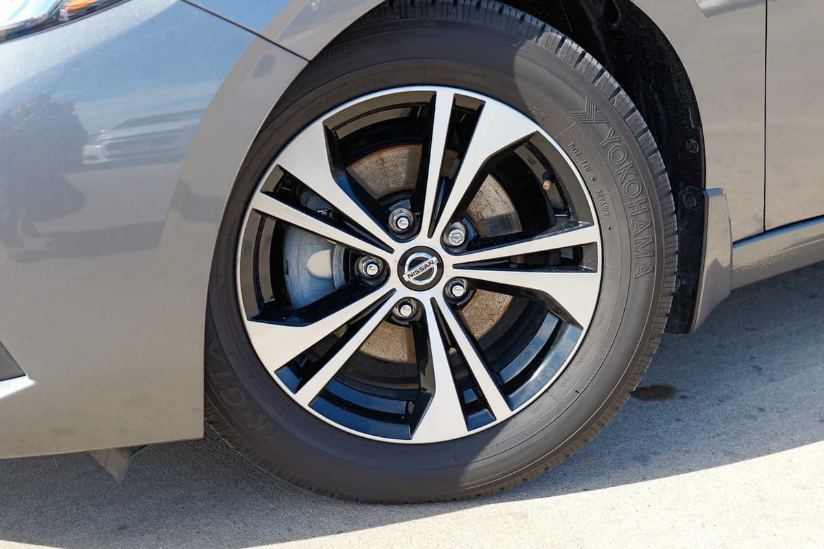 2022 Nissan Sentra - Image 2