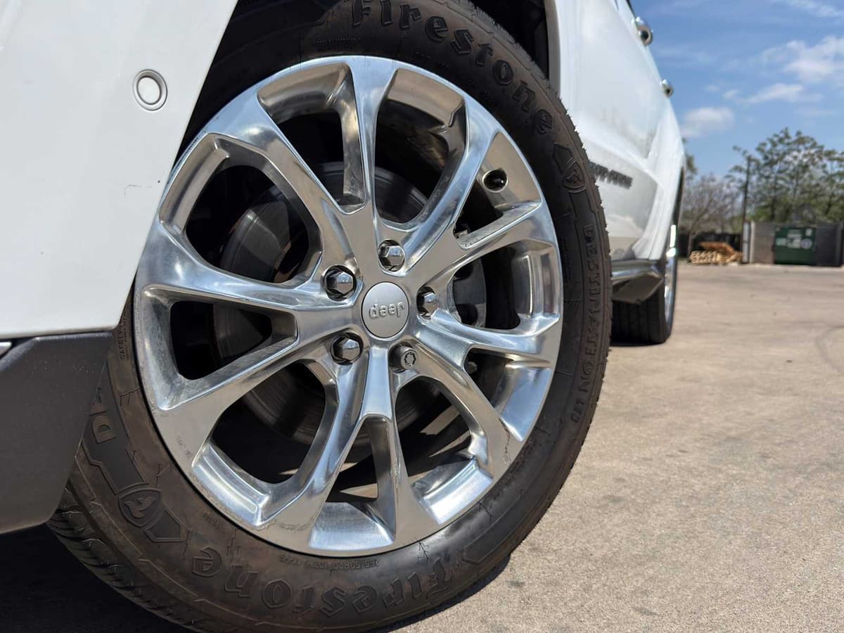 2020 Jeep Grand Cherokee - Image 3