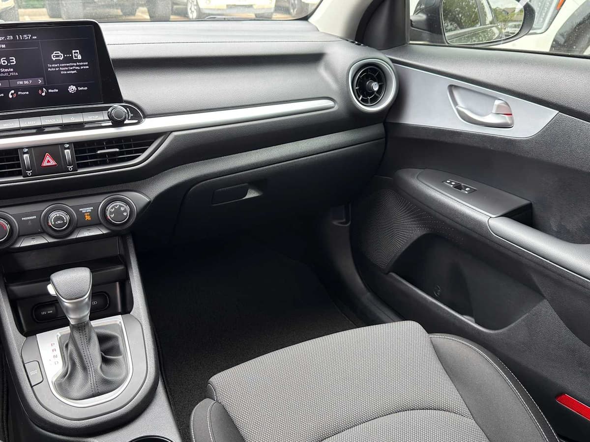 2024 Kia Forte - Image 19