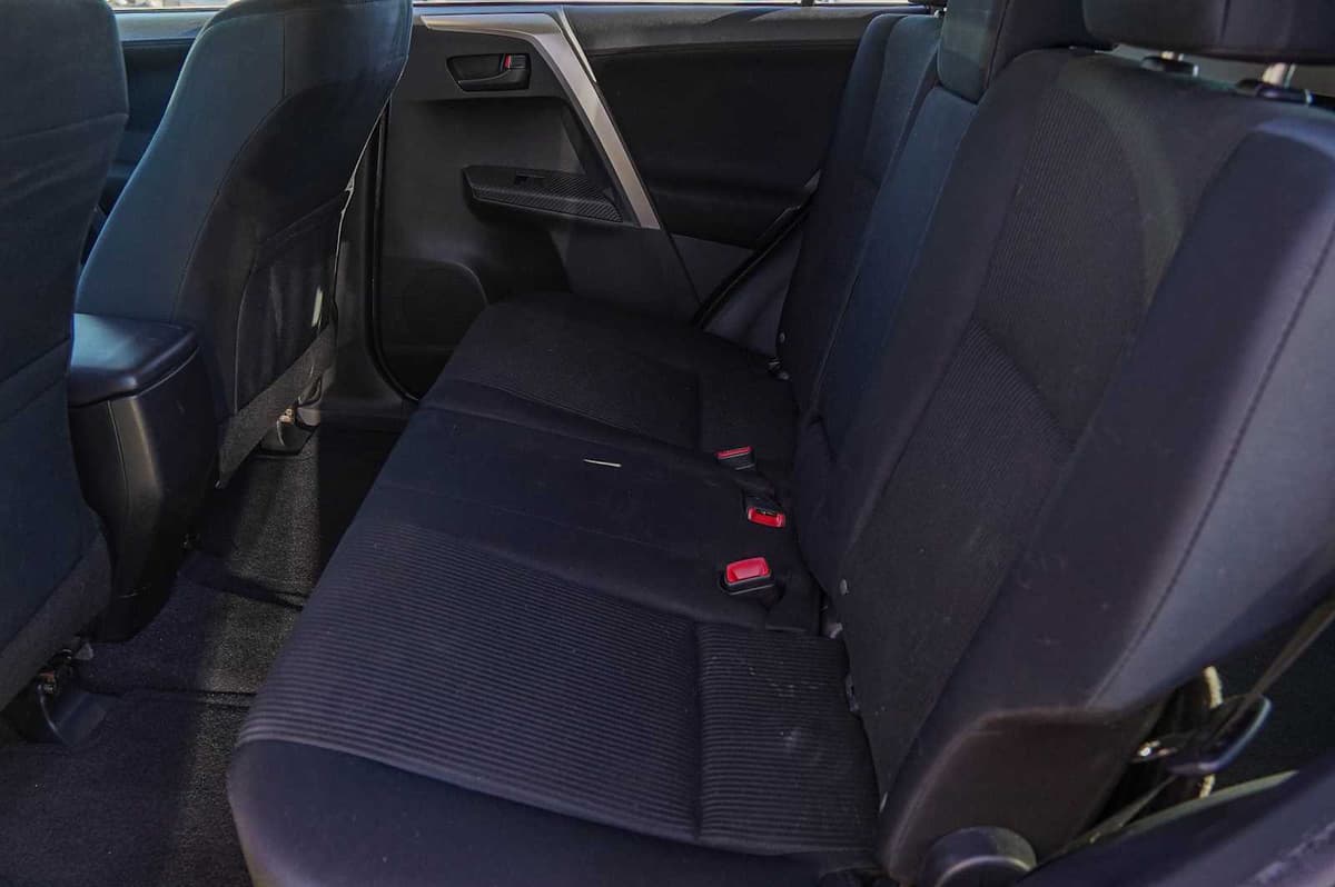 2015 Toyota RAV4 - Image 28