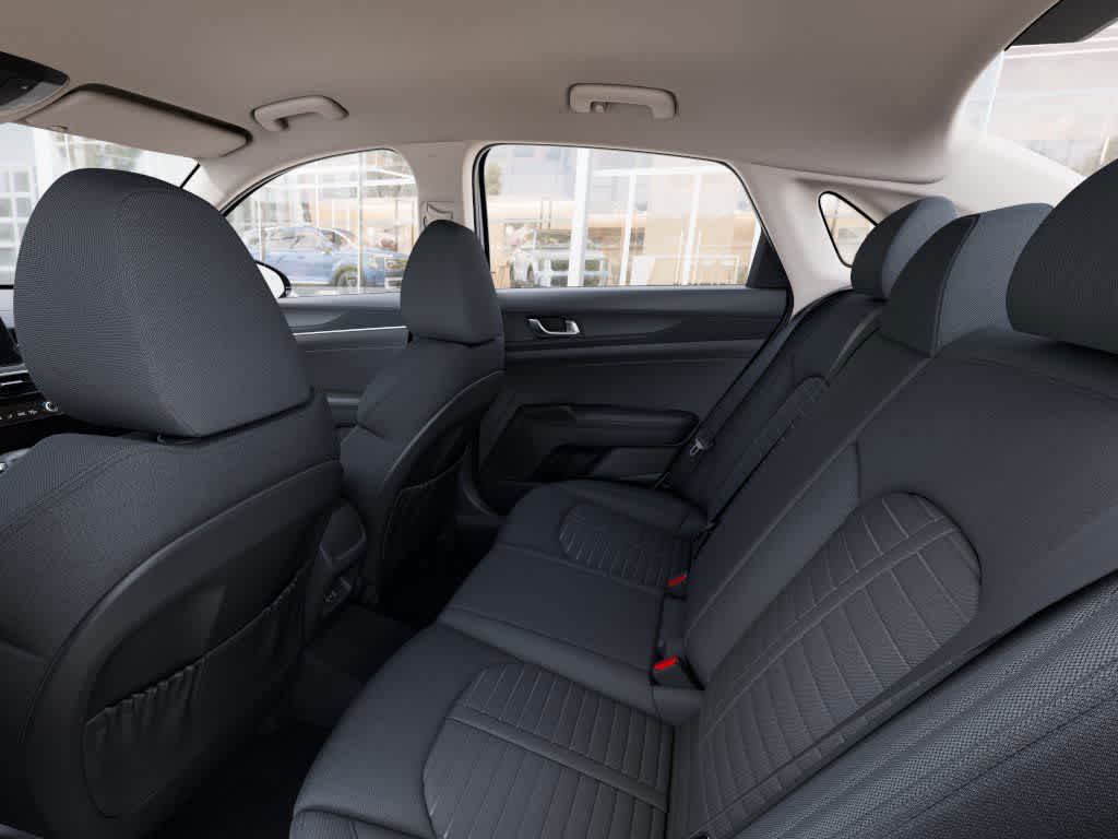 2026 Kia K5 - Image 18