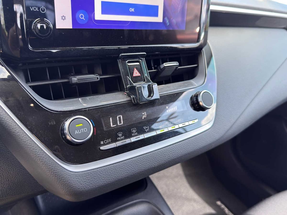 2024 Toyota Corolla Hybrid - Image 11