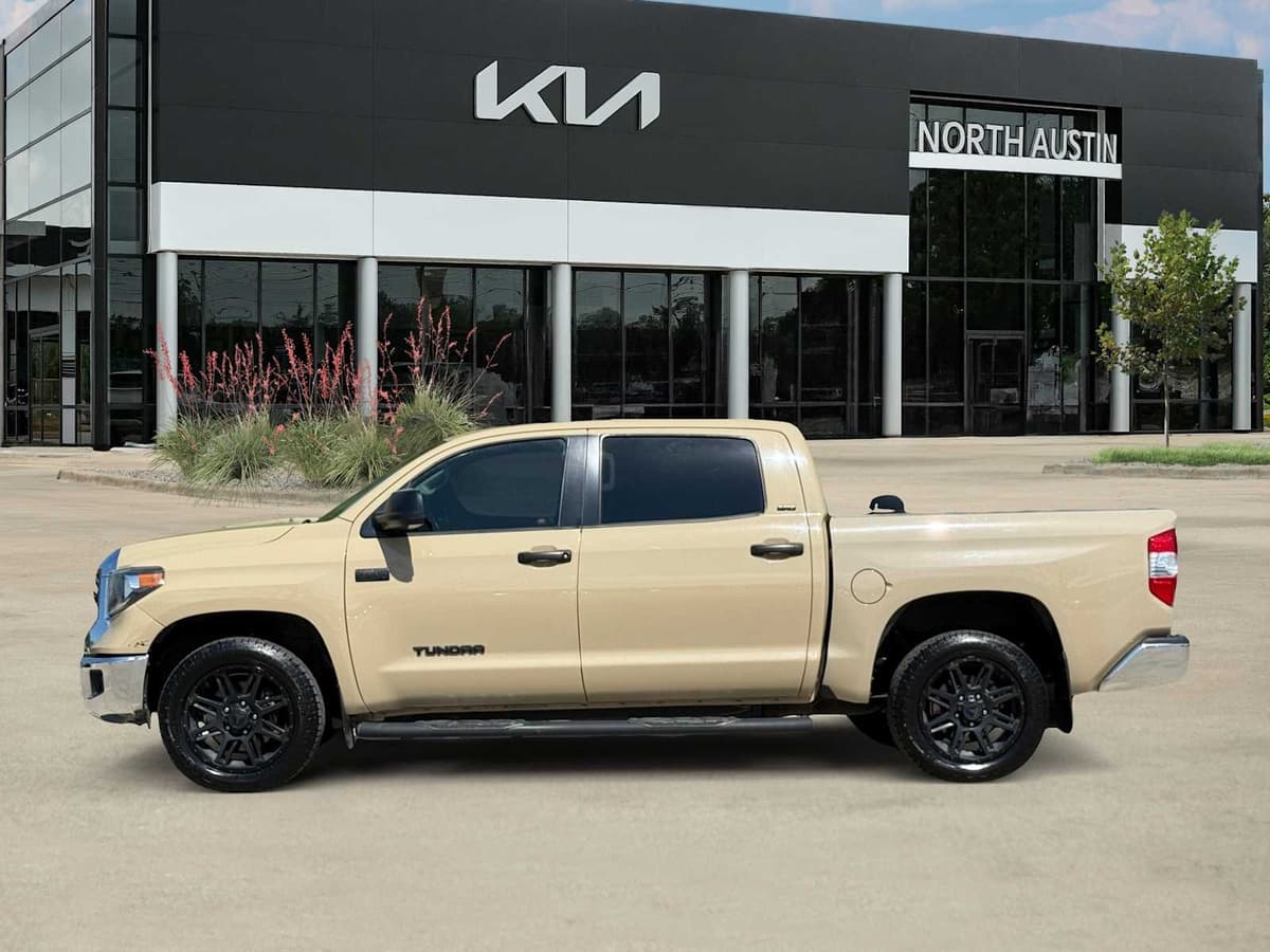 2019 Toyota Tundra - Image 10