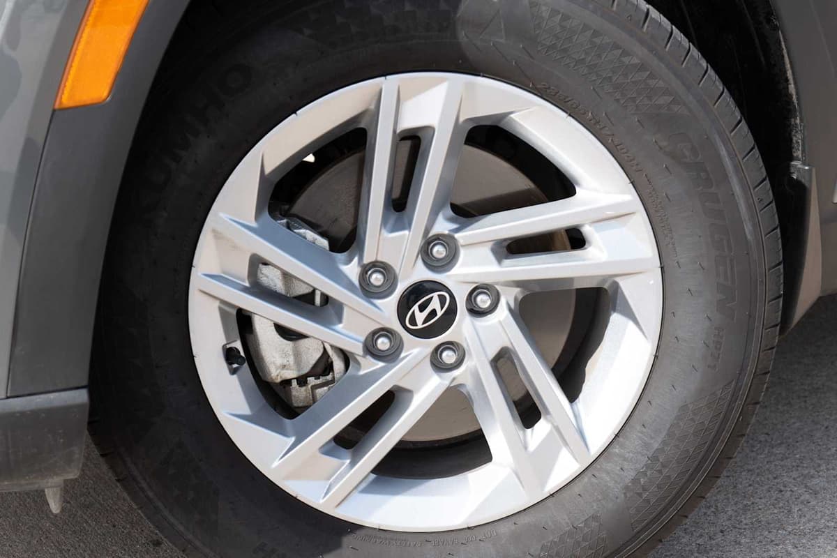 2025 Hyundai Tucson - Image 2