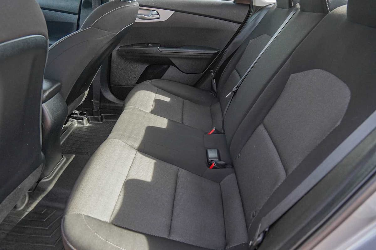 2024 Kia Forte - Image 27