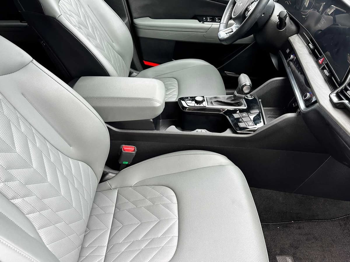 2023 Kia Sportage - Image 21