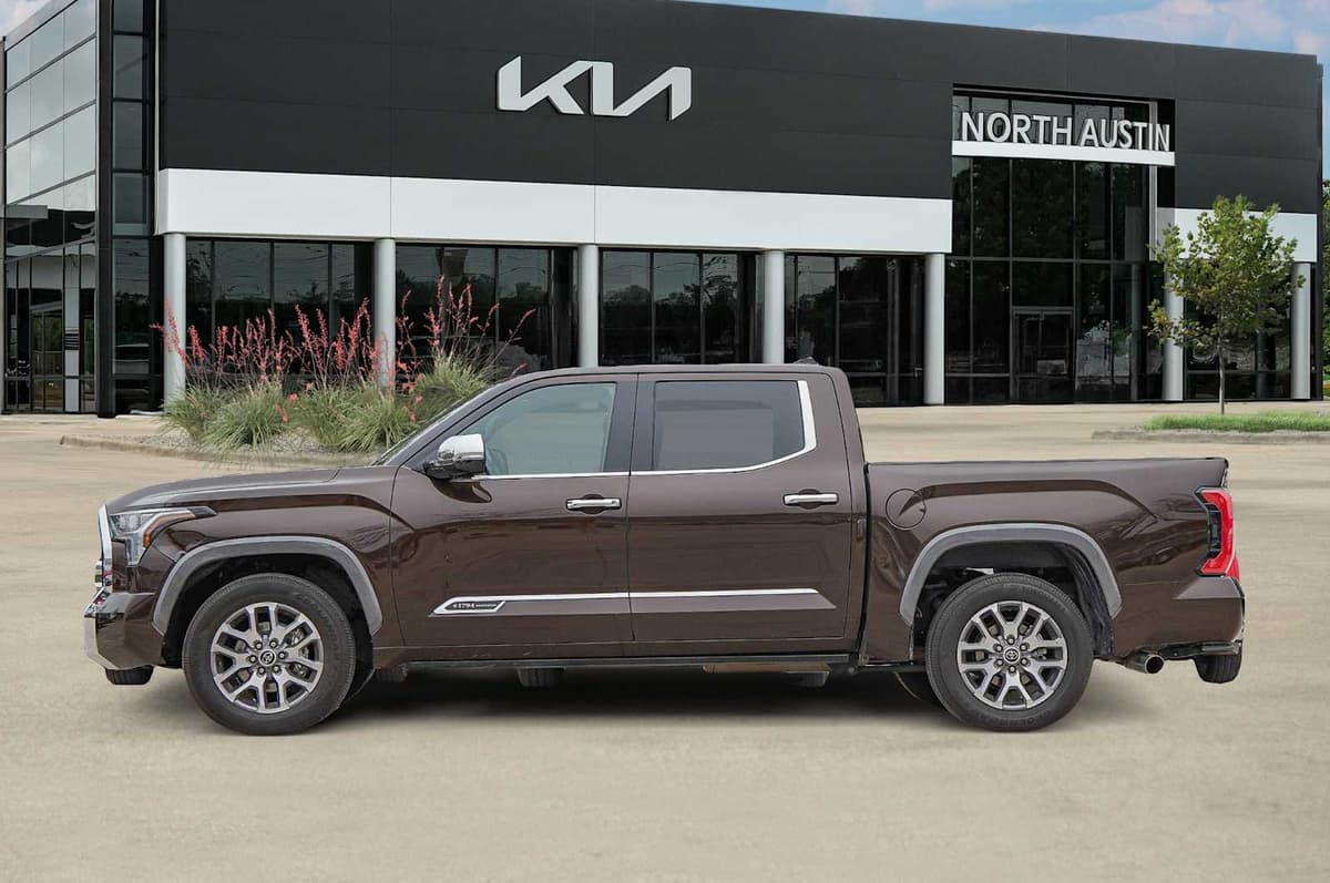 2023 Toyota Tundra - Image 4