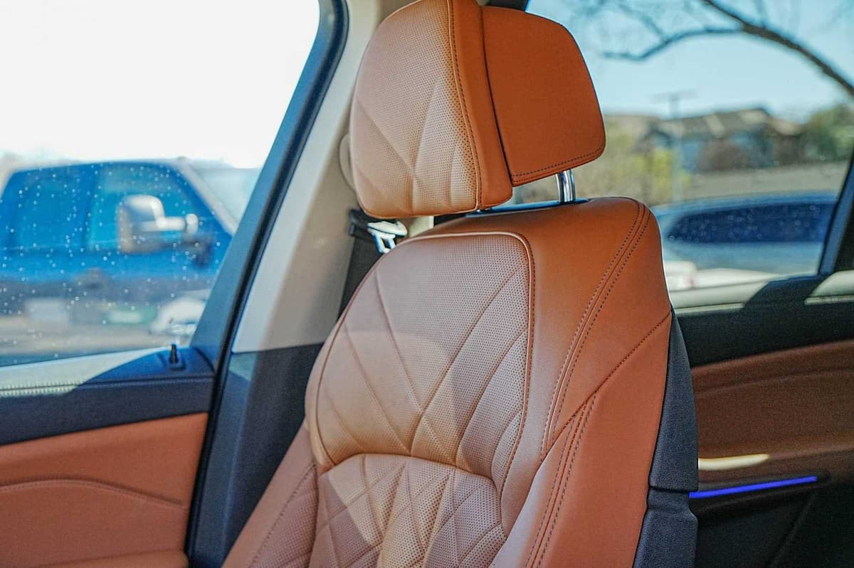 2023 BMW X7 - Image 13