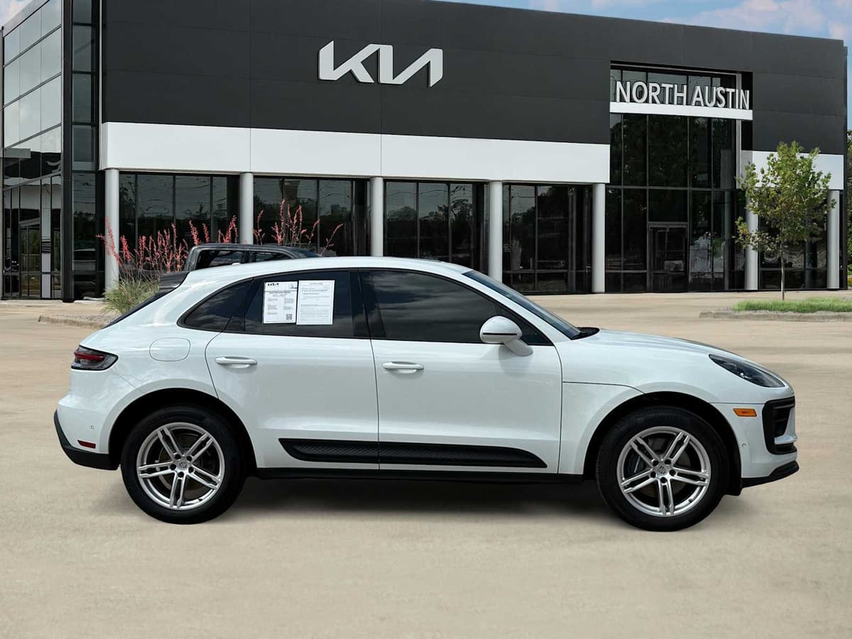 2024 Porsche Macan - Image 6