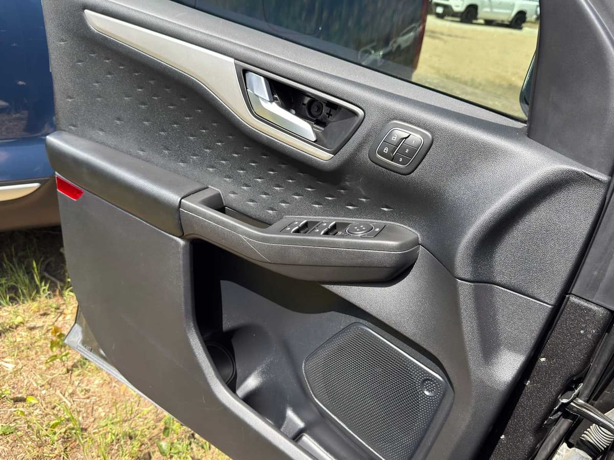 2020 Ford Escape - Image 22