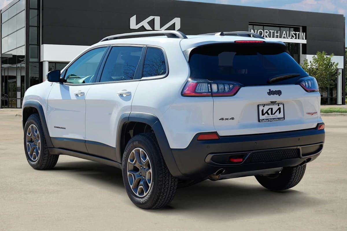 2020 Jeep Cherokee - Image 5