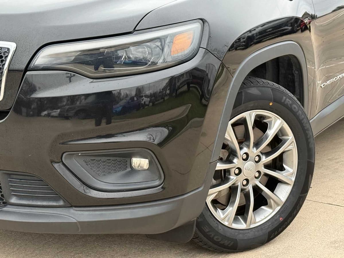 2021 Jeep Cherokee - Image 2