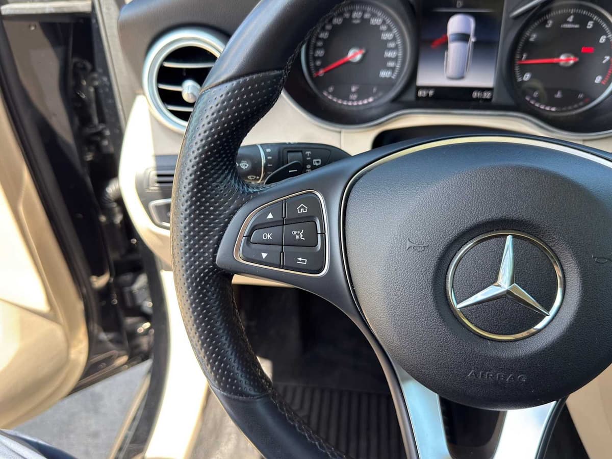 2018 Mercedes-Benz GLC 300 - Image 20