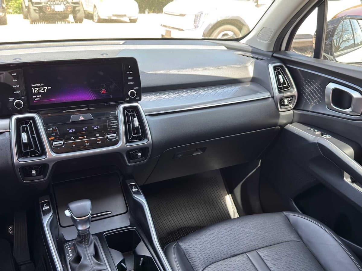 2023 Kia Sorento - Image 26