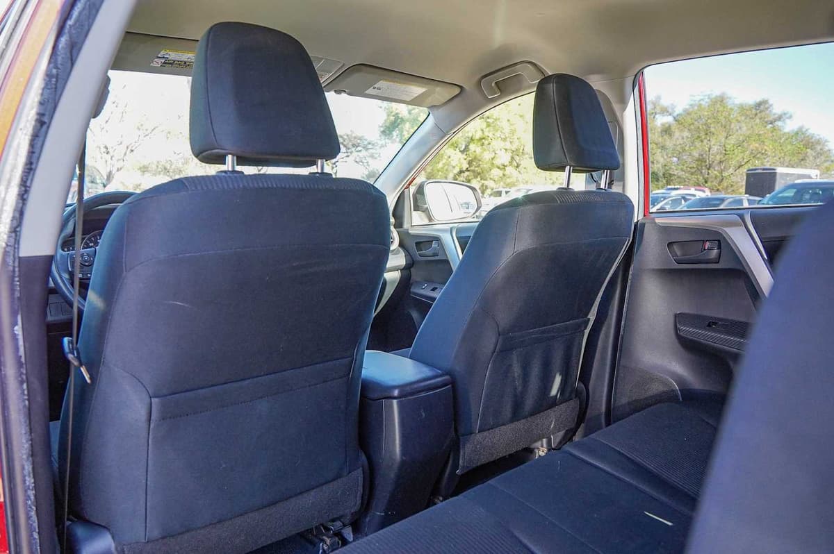 2015 Toyota RAV4 - Image 27