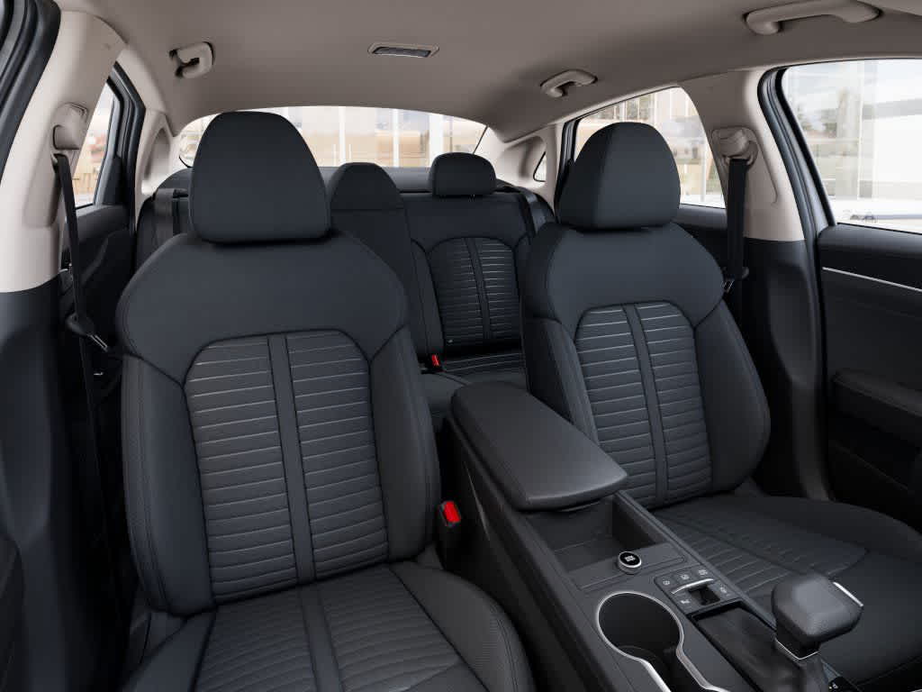 2026 Kia K5 - Image 15