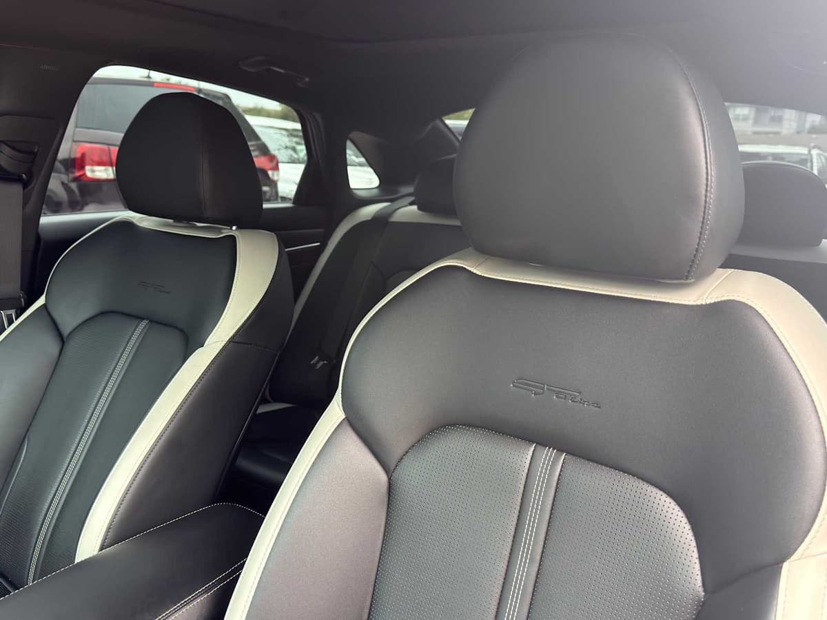 2025 Kia K5 - Image 14