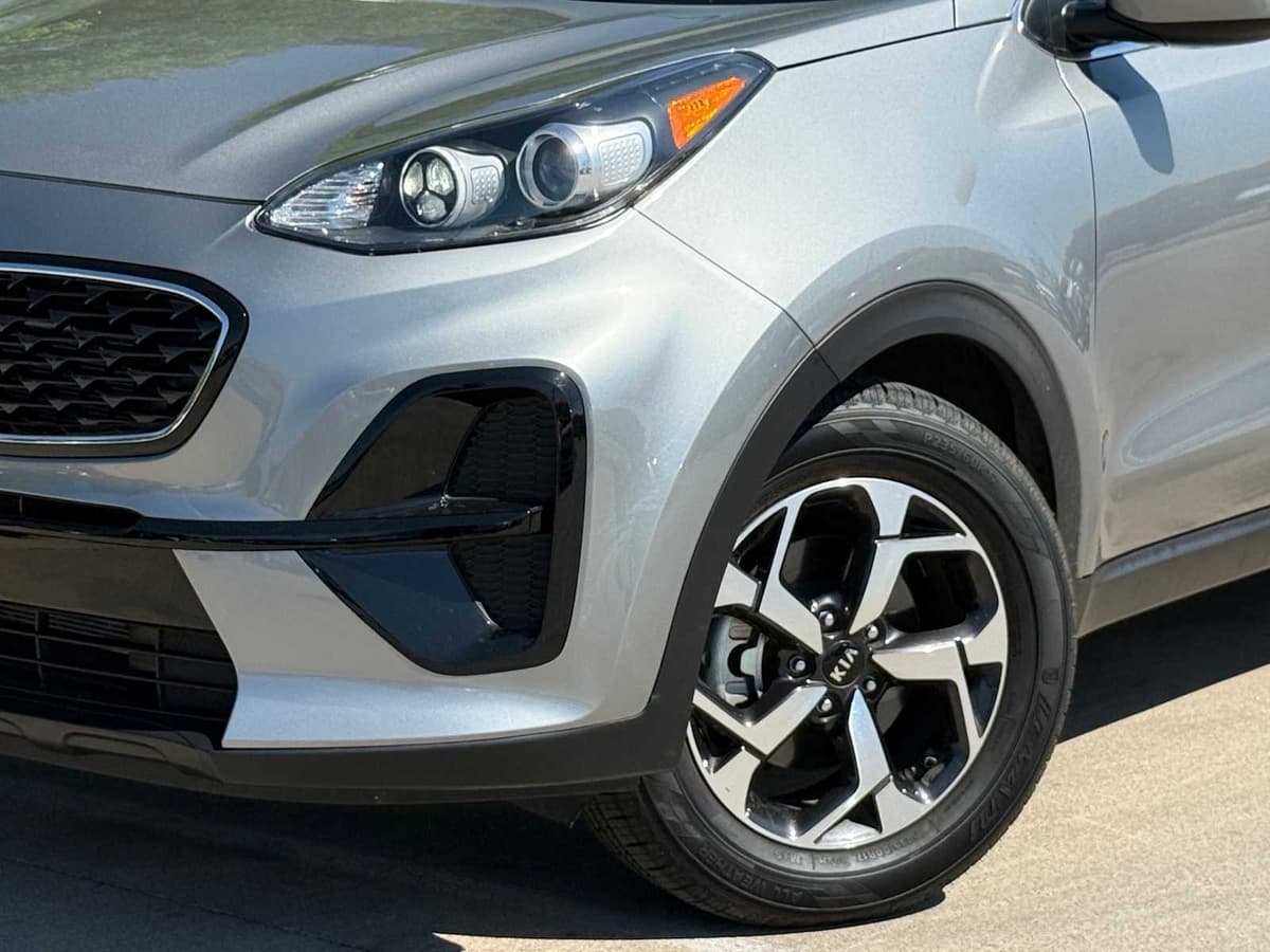 2022 Kia Sportage - Image 2