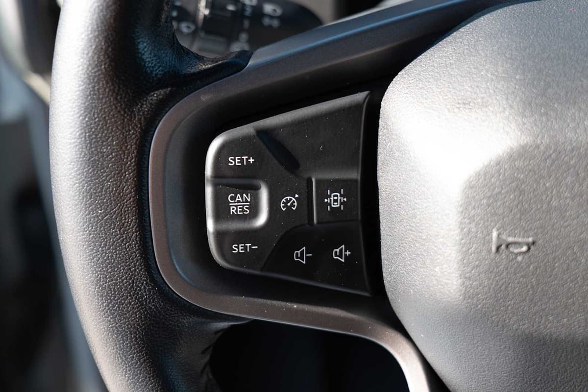 2022 Ford Bronco - Image 13