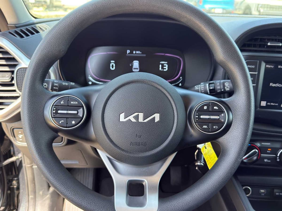 2023 Kia Soul - Image 16