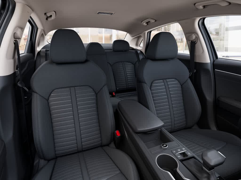 2026 Kia K5 - Image 15