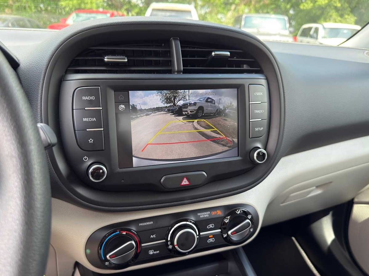 2025 Kia Soul - Image 13