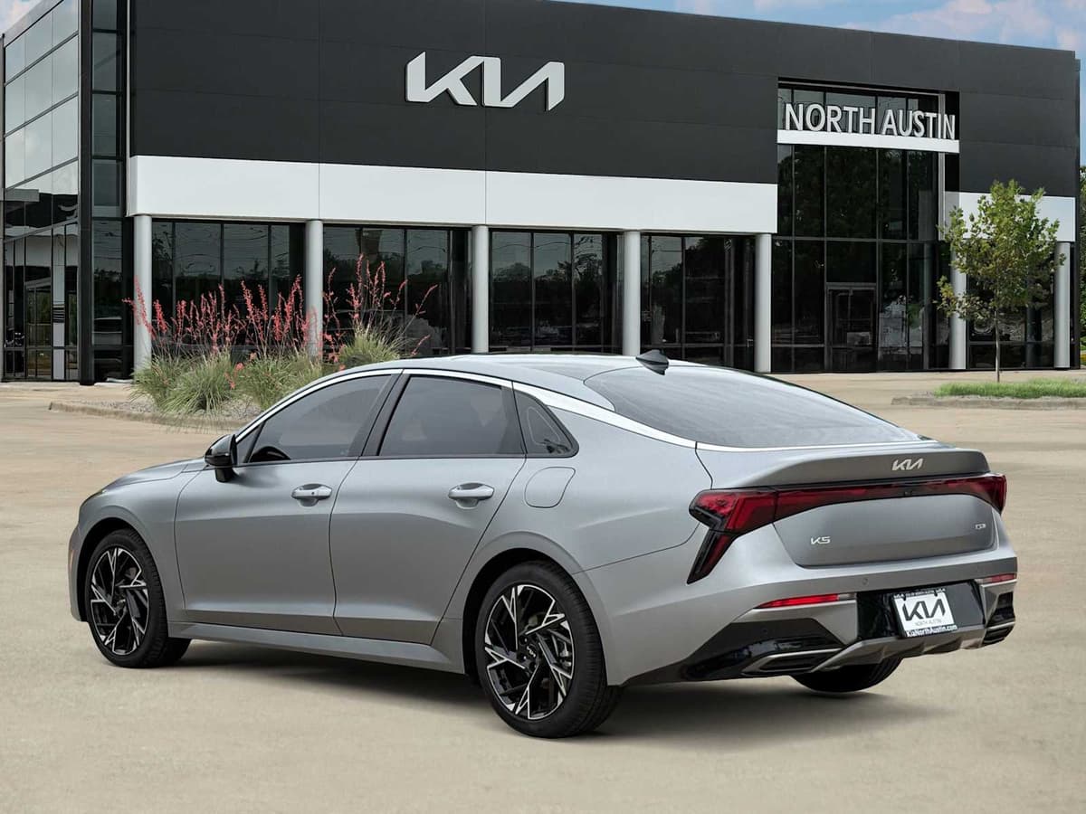 2025 Kia K5 - Image 7