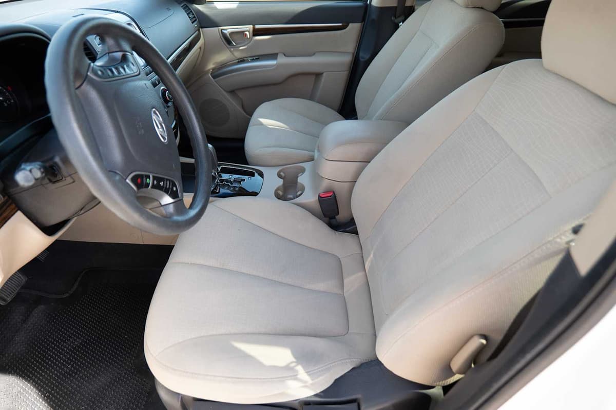 2012 Hyundai Santa Fe - Image 10