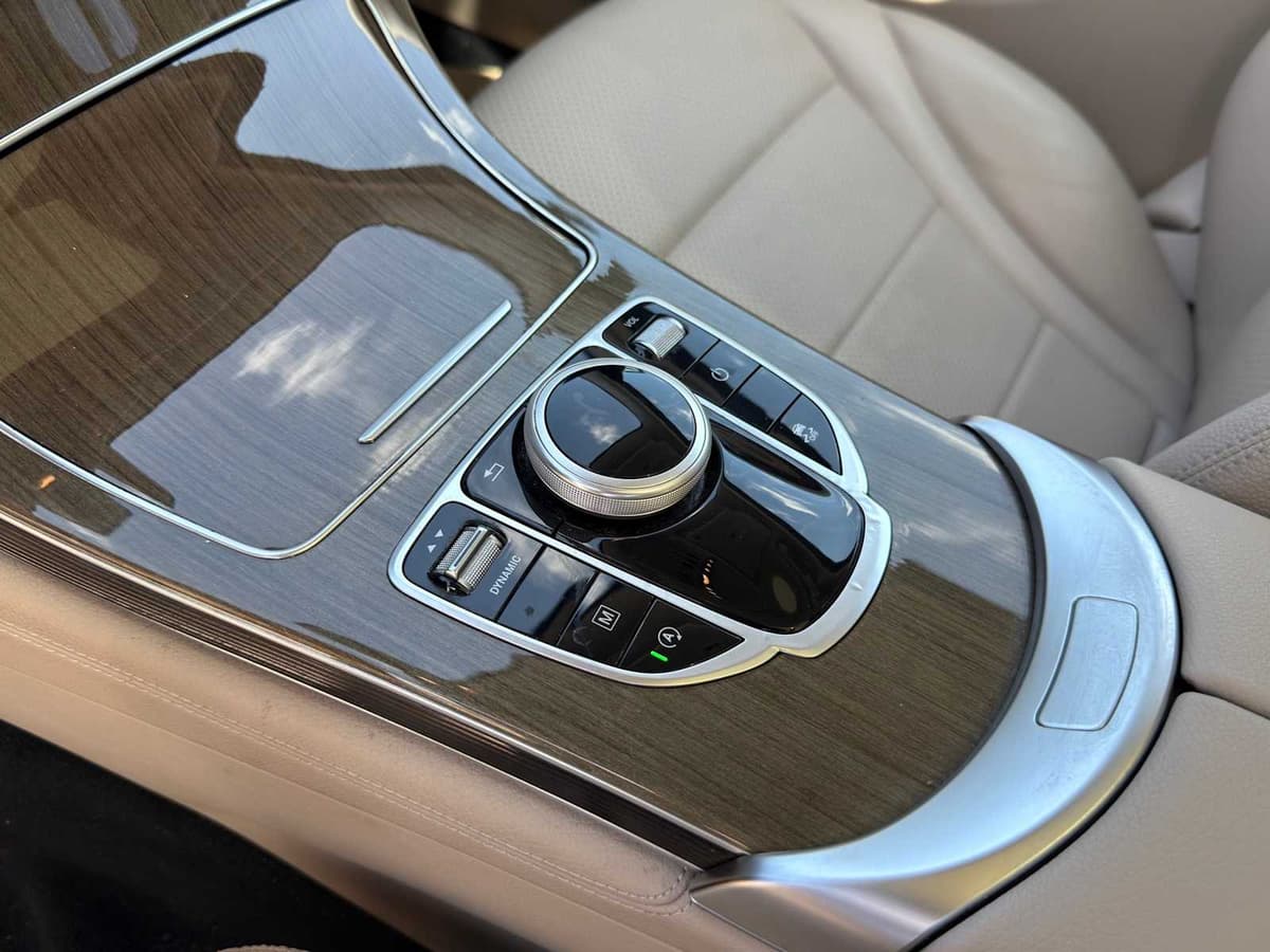 2018 Mercedes-Benz GLC 300 - Image 13