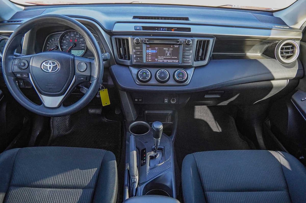 2015 Toyota RAV4 - Image 24