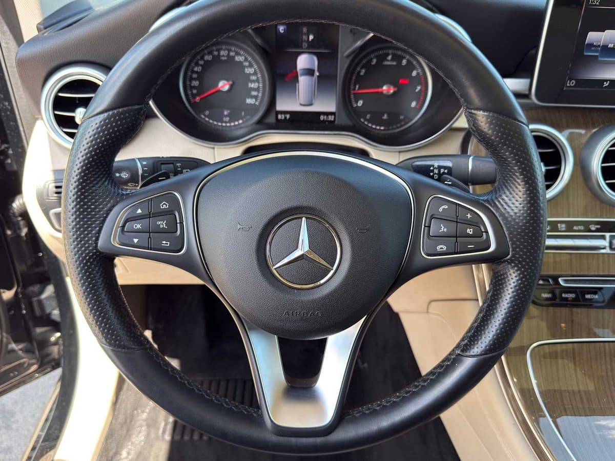 2018 Mercedes-Benz GLC 300 - Image 21