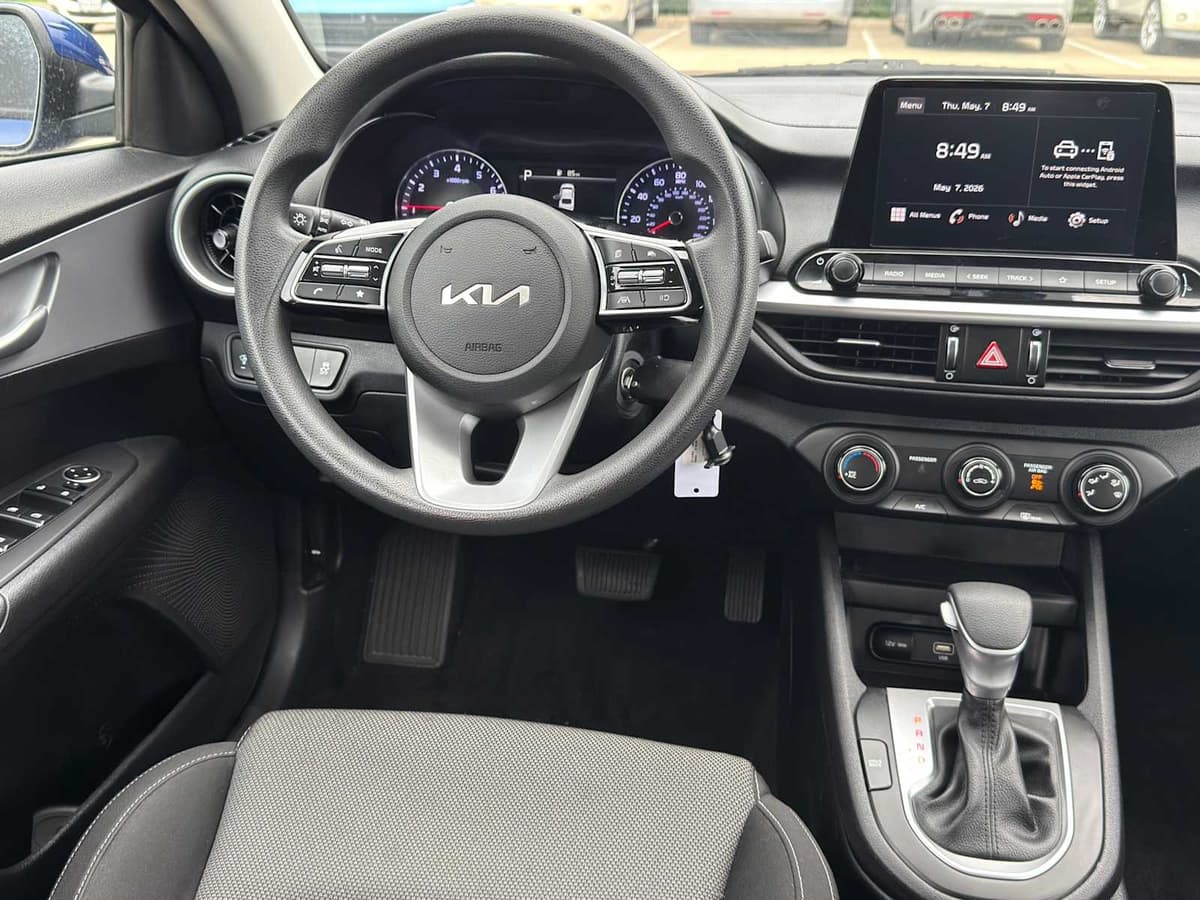 2023 Kia Forte - Image 25