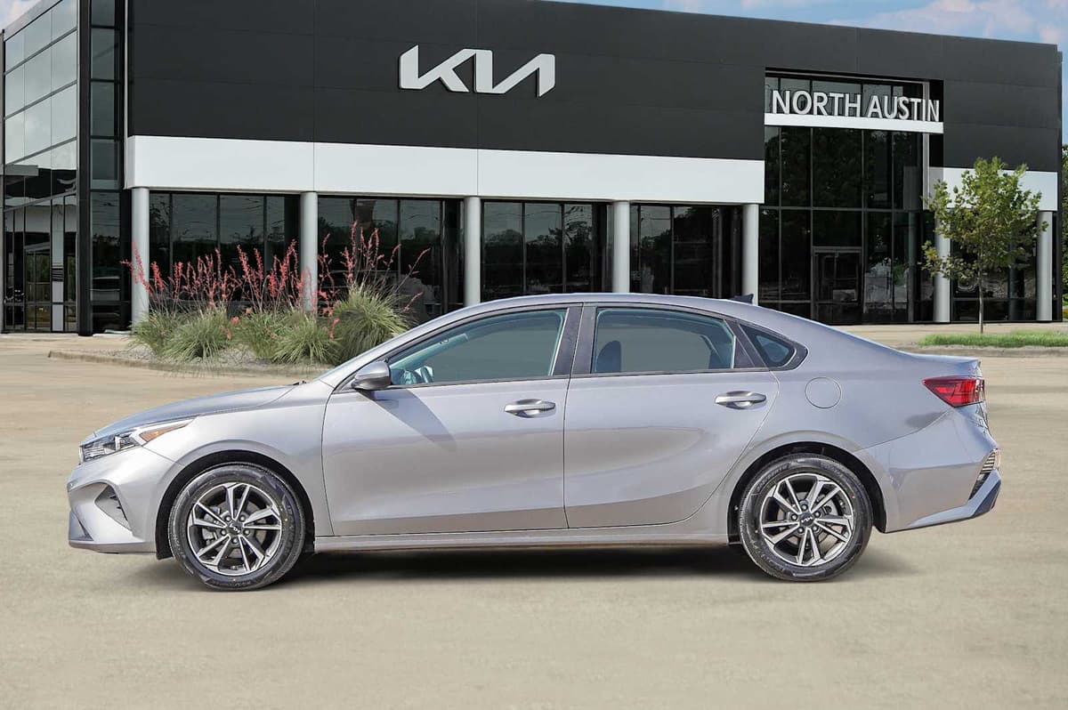 2024 Kia Forte - Image 4