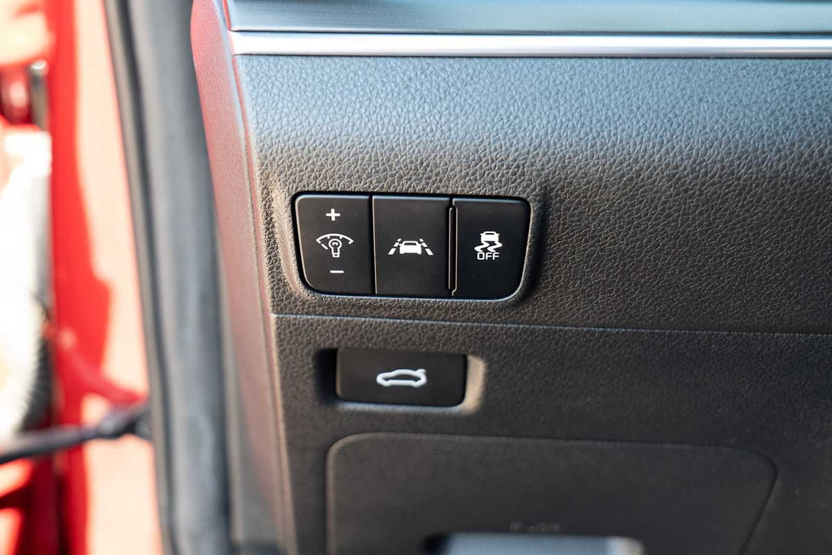 2023 Kia K5 - Image 19