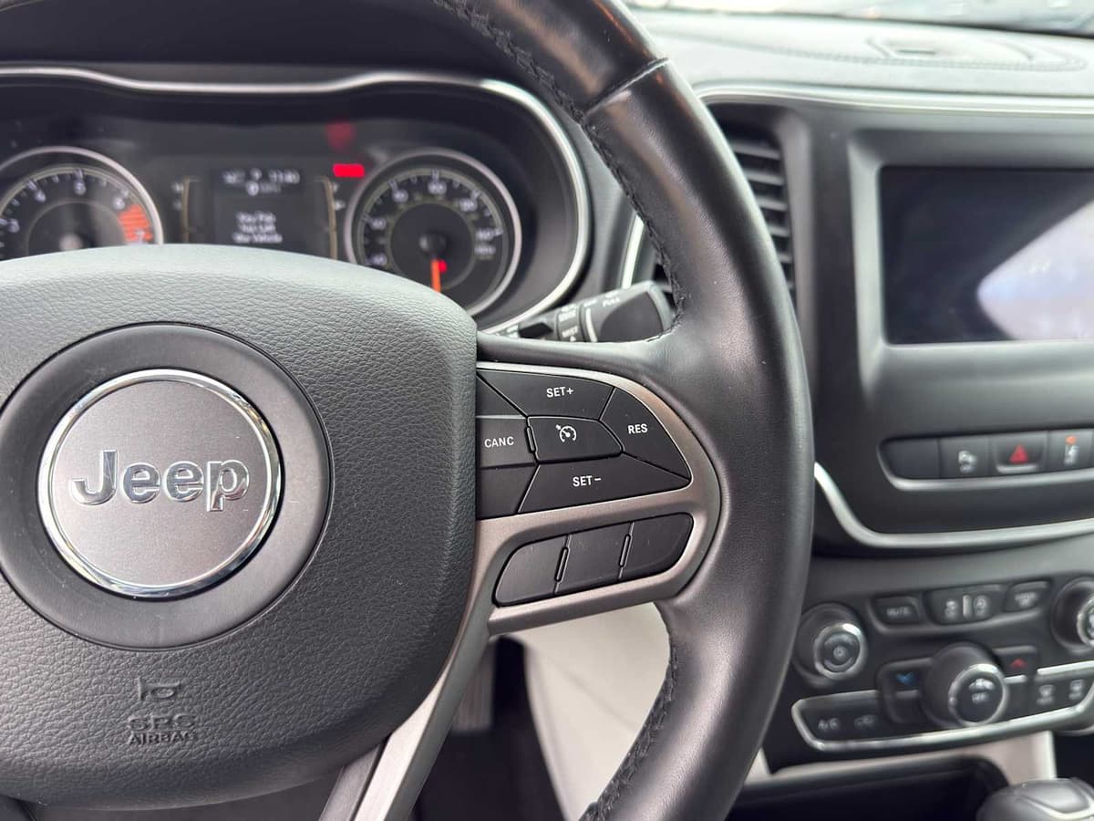 2021 Jeep Cherokee - Image 19