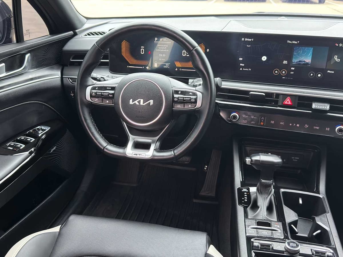 2025 Kia K5 - Image 26