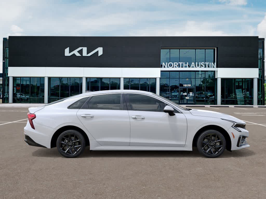 2026 Kia K5 - Image 7