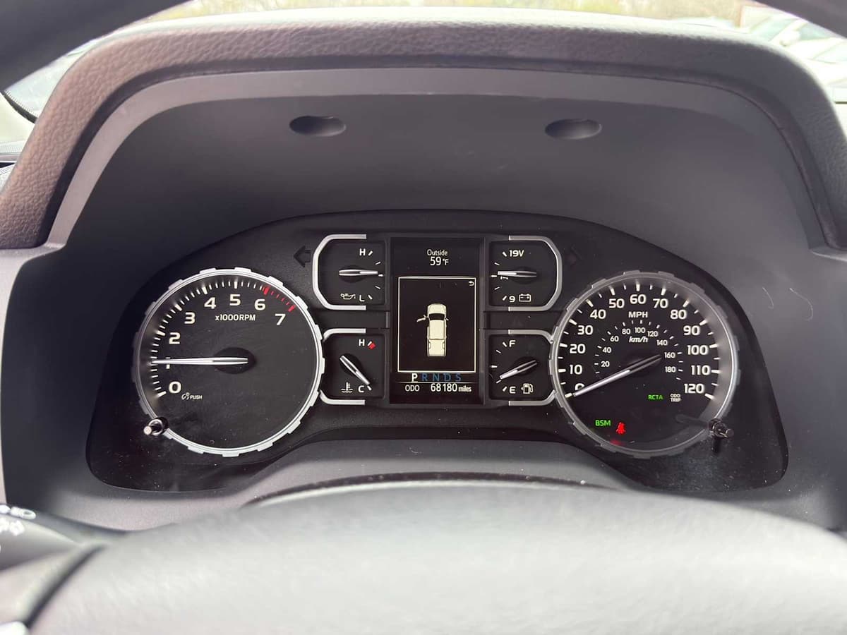 2021 Toyota Tundra - Image 17