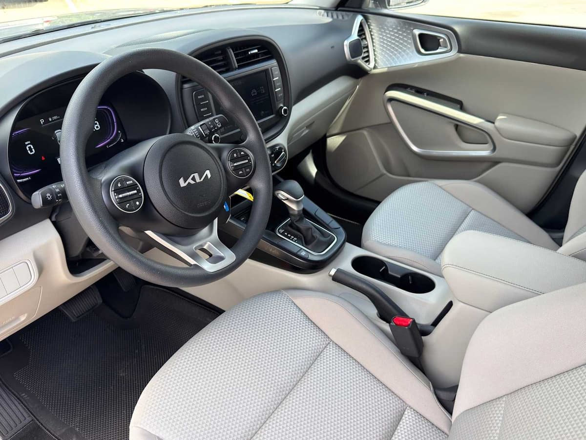 2025 Kia Soul - Image 8