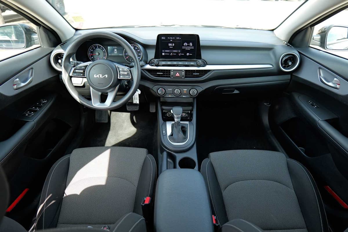 2024 Kia Forte - Image 26